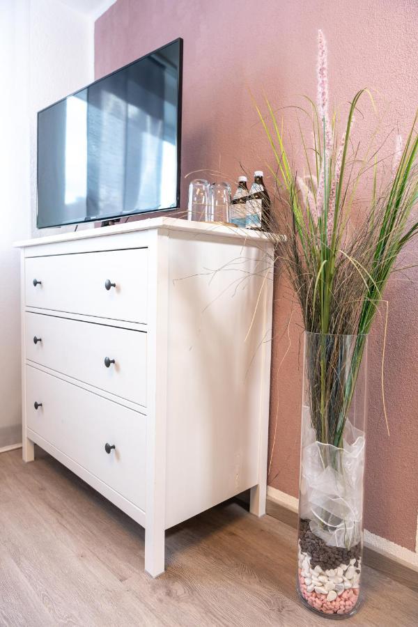 #2 Grosses Zimmer Mit Pool Und Garten Memmingen Exterior photo